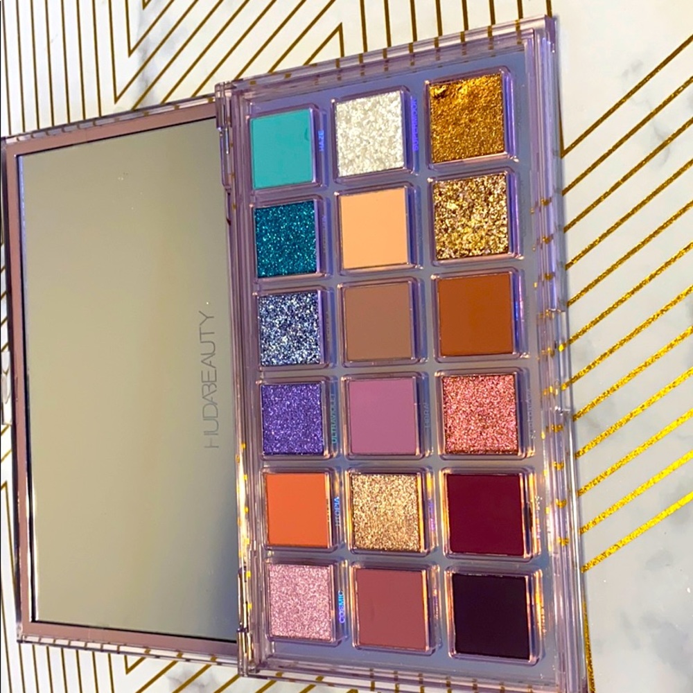 Huda beauty palette (Mercury retrograde palette)